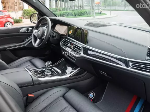 BMW X7 xDrive40i Msport 2022 - Màu đen chạy ít siêu mới