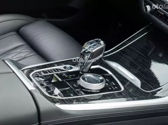 BMW X7 xDrive40i Msport 2022 - Màu đen chạy ít siêu mới