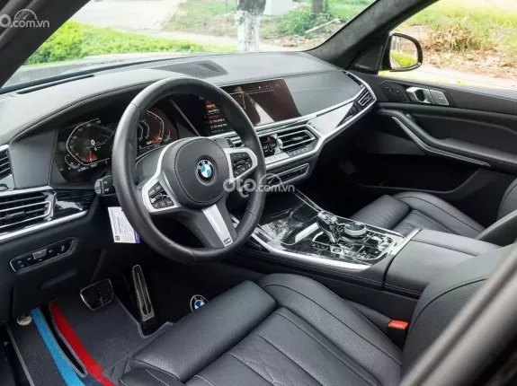 BMW X7 xDrive40i Msport 2022 - Màu đen chạy ít siêu mới