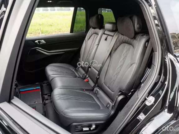 BMW X7 xDrive40i Msport 2022 - Màu đen chạy ít siêu mới