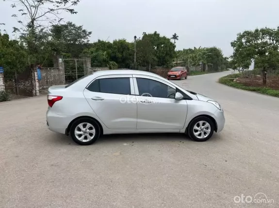 Hyundai Grand i10 Sedan 1.2 MT 2018 - Bản đủ đời 2018. Xe đại chất, không lỗi nhỏ. Máy, số, keo chỉ, thân vỏ zin tuyệt đối. Đã có m