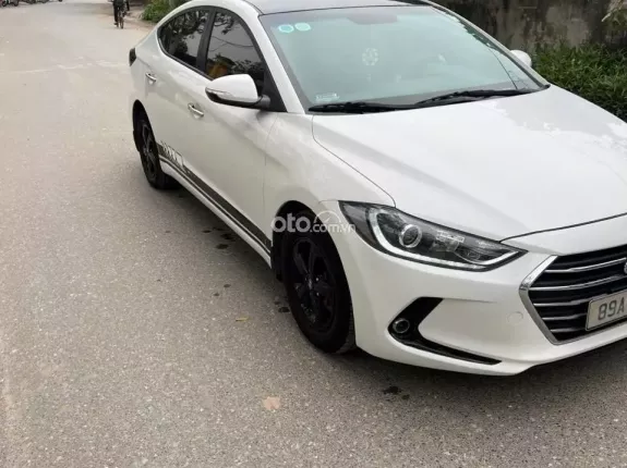 Hyundai Elantra 2018 - 1.6 MT đời 2018 xe tư nhân. Xe đại chất, máy số keo chỉ zin. Đã có màn hình, camera đủ
