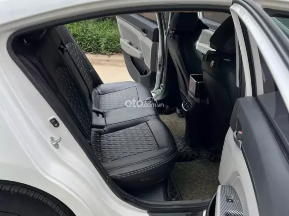 Hyundai Elantra 2018 - 1.6 MT đời 2018 xe tư nhân. Xe đại chất, máy số keo chỉ zin. Đã có màn hình, camera đủ