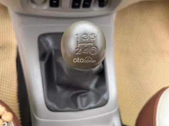 Toyota Innova 2.0E 2015 - Xe tư nhân, biển 30 Xe đại chất, máy zin từ cò. Keo chỉ thân vỏ Zin. Xe không tacxi dịch vụ