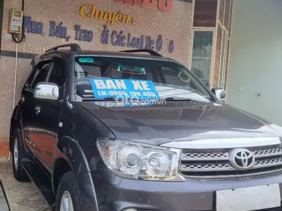 Toyota Fortuner 2010 - Số sàn máy dầu