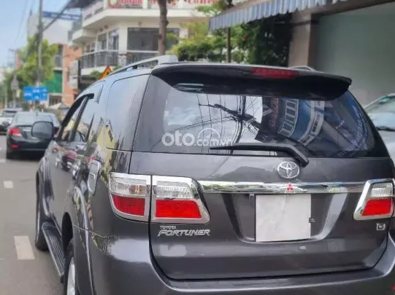 Toyota Fortuner 2010 - Số sàn máy dầu