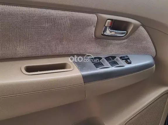 Toyota Fortuner 2010 - Số sàn máy dầu