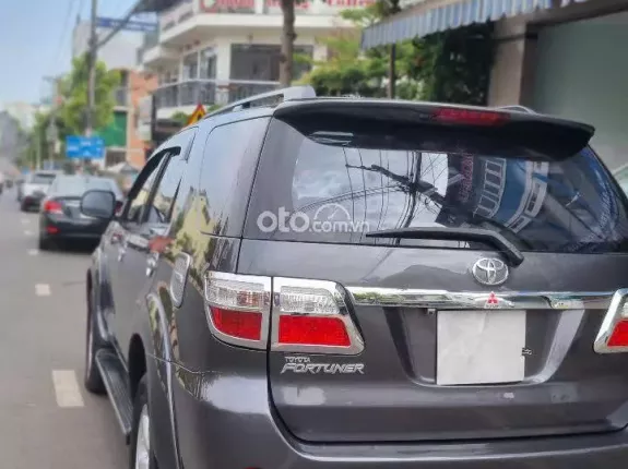 Toyota Fortuner 2010 - Số sàn máy dầu