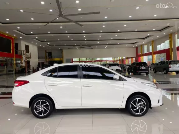 Toyota Vios 1.5 E CVT 2022 - Sedan 5 chỗ số tự động, nổi tiếng lành bền, tiết kiệm
