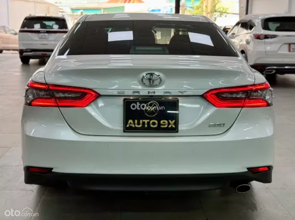 Toyota Camry 2.0Q 2023 - Xe Màu Trắng Ngọc Trai - Nội thất Kem