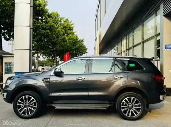 Ford Everest 2.0L ST5 10AT 4x4 Titanium 2019 - 7 chỗ rộng rãi, dẫn động 2 cầu đa năng