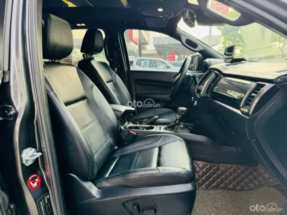 Ford Everest 2.0L ST5 10AT 4x4 Titanium 2019 - 7 chỗ rộng rãi, dẫn động 2 cầu đa năng