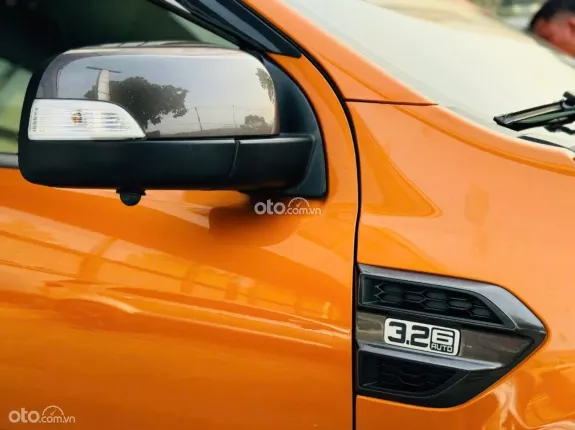 Ford Ranger Wildtrak 3.2 4x4 AT 2015 - Mẫu bán tải máy lớn đi bốc mạnh 2 cầu giá mềm