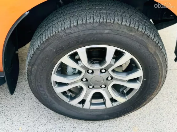 Ford Ranger Wildtrak 3.2 4x4 AT 2015 - Mẫu bán tải máy lớn đi bốc mạnh 2 cầu giá mềm