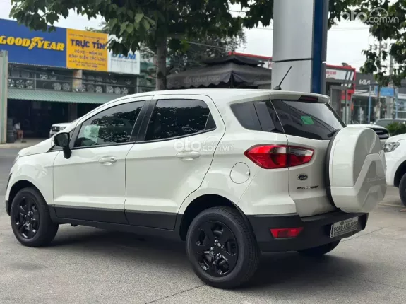 Ford EcoSport Ambiente 1.5L AT 2018 - Mẫu xe gọn dễ lái, không gian nội thất lại thoải mái