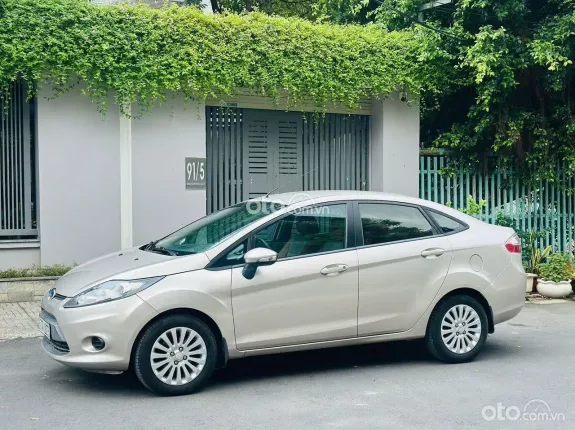 Ford Fiesta 1.6 AT 2011 - Tiện nghi đi gia đình rất phù hợp, chi phí thấp