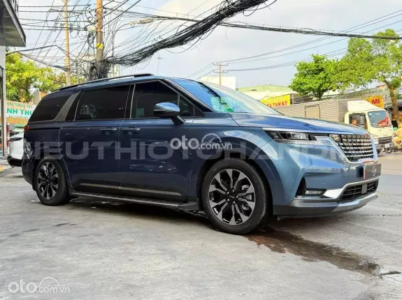 Kia Carnival 3.5G Signature 2022 - 20.000km