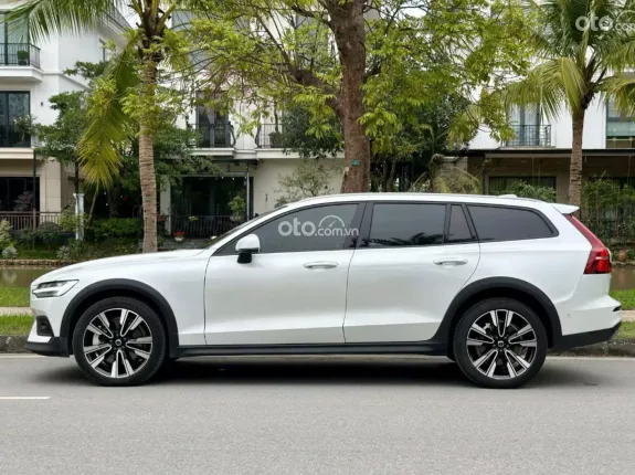 Volvo V60 B5 AWD Cross Country 2023 - V60 nhập khẩu Thuỵ Điển