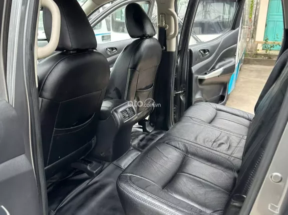 Nissan Navara 2.5 MT 2015 - Bán Nissan Navana đời 2015, số sàn, 1 cầu, xe một chủ