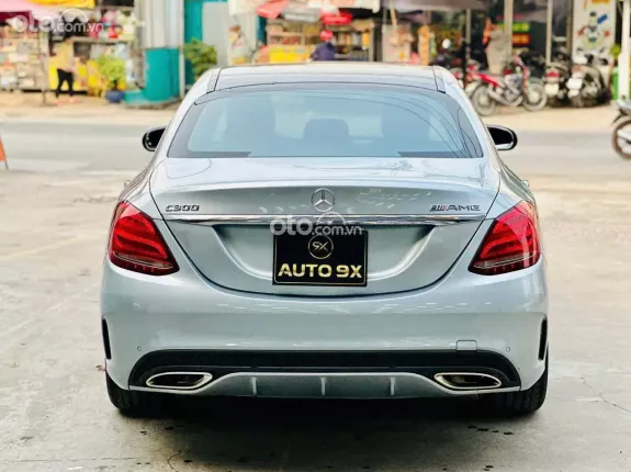 Mercedes-Benz C300 AMG 2015 - Nội thất đỏ