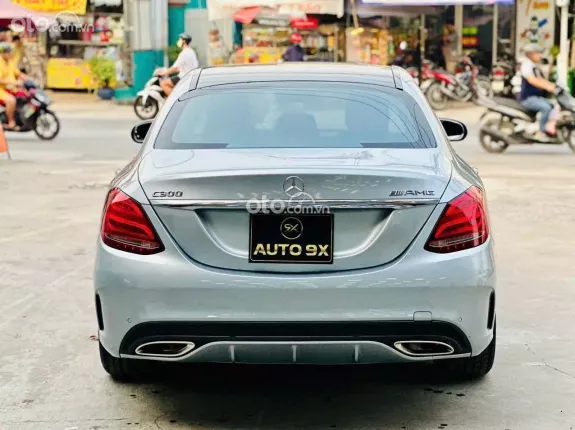 Mercedes-Benz C300 AMG 2015 - Nội thất đỏ