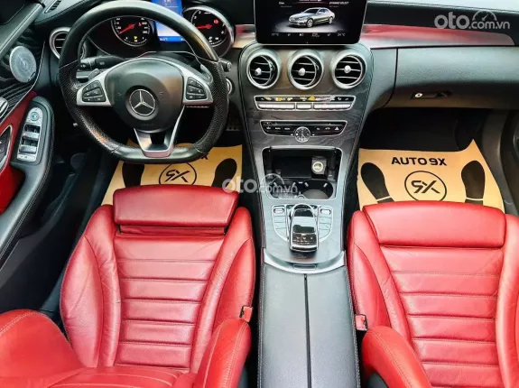 Mercedes-Benz C300 AMG 2015 - Nội thất đỏ