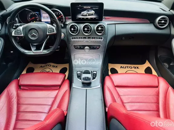 Mercedes-Benz C300 AMG 2015 - Nội thất đỏ