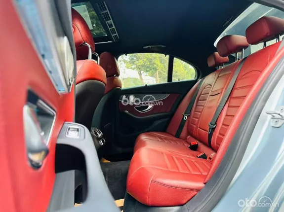 Mercedes-Benz C300 AMG 2015 - Nội thất đỏ
