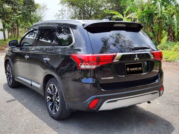 Mitsubishi Outlander 2.0 CVT 2021 - Lướt nhẹ 27.000km