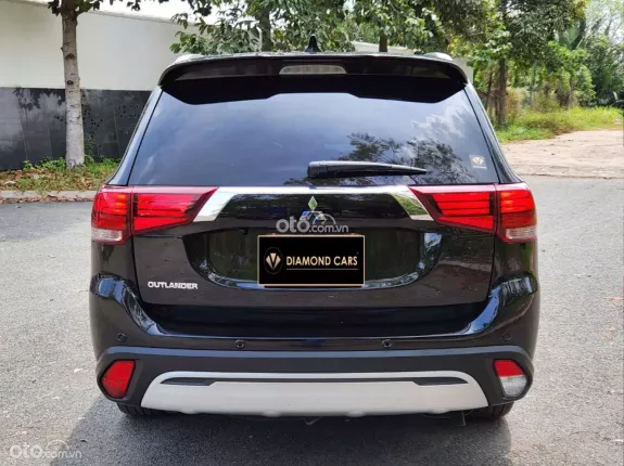 Mitsubishi Outlander 2.0 CVT 2021 - Lướt nhẹ 27.000km