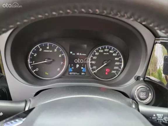 Mitsubishi Outlander 2.0 CVT 2021 - Lướt nhẹ 27.000km