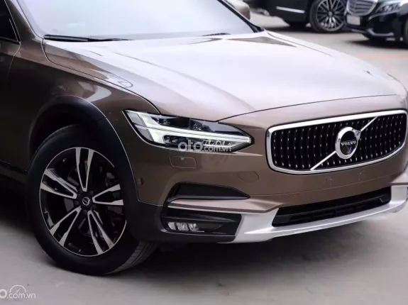 Volvo V90 Cross Country 2018 - Xe nhập Thụy Điển, hỗ trợ bank 70%, giá tốt
