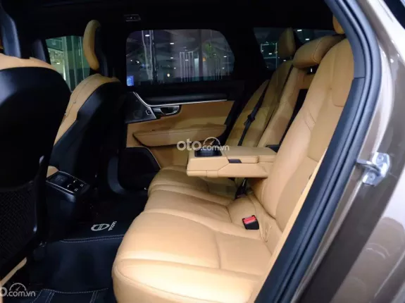 Volvo V90 Cross Country 2018 - Xe nhập Thụy Điển, hỗ trợ bank 70%, giá tốt