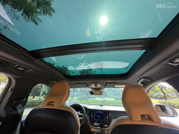 Volvo XC60 B6 Ultimate Bright 2024 - XC60 mới tiết kiệm 200tr so với xe mới