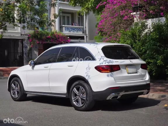 Mercedes-Benz GLC 200 2020 - Trắng Đen