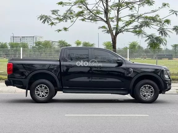 Ford Ranger XLS 2.2 4x2 AT 2022 - Salon mới về chào bán ngay chiếc xe
