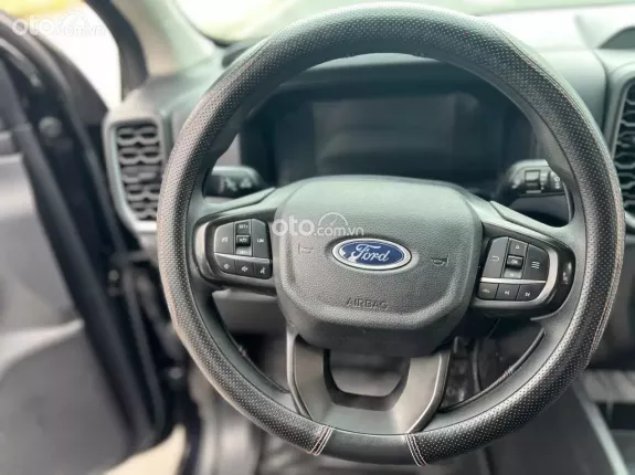 Ford Ranger XLS 2.2 4x2 AT 2022 - Salon mới về chào bán ngay chiếc xe