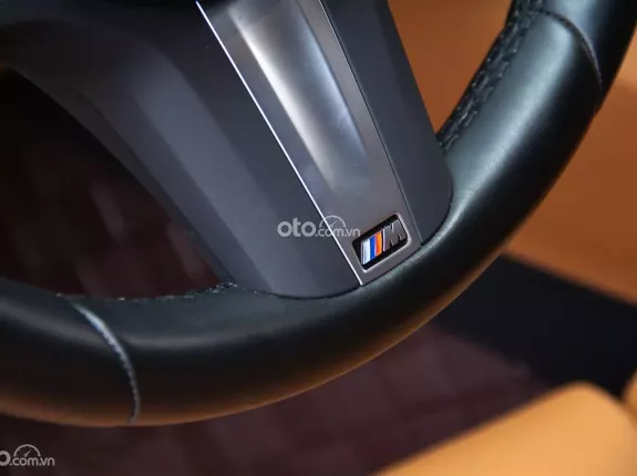 BMW 520i M Sport 2023 - Odo 1789 km đăng ký 2024, bản full có đá cốp, cửa hít 5 năm bảo dưỡng free