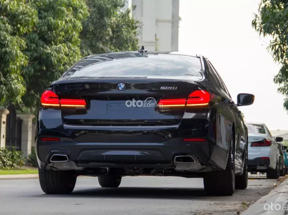 BMW 520i M Sport 2023 - Odo 1789 km đăng ký 2024, bản full có đá cốp, cửa hít 5 năm bảo dưỡng free