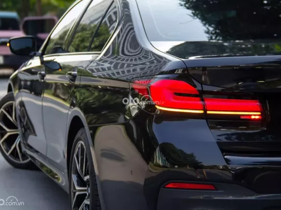 BMW 520i M Sport 2023 - Odo 1789 km đăng ký 2024, bản full có đá cốp, cửa hít 5 năm bảo dưỡng free