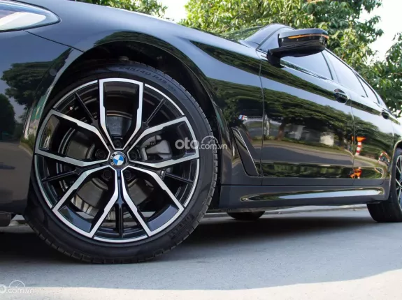 BMW 520i M Sport 2023 - Odo 1789 km đăng ký 2024, bản full có đá cốp, cửa hít 5 năm bảo dưỡng free