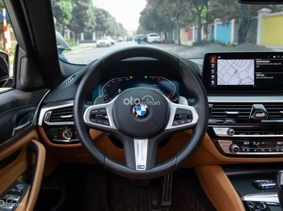 BMW 520i M Sport 2023 - Odo 1789 km đăng ký 2024, bản full có đá cốp, cửa hít 5 năm bảo dưỡng free