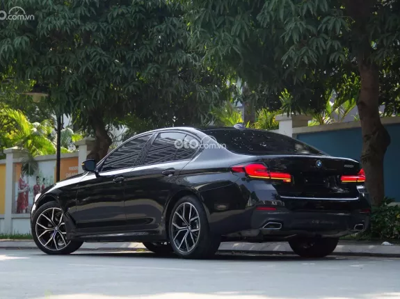 BMW 520i M Sport 2023 - Odo 1789 km đăng ký 2024, bản full có đá cốp, cửa hít 5 năm bảo dưỡng free