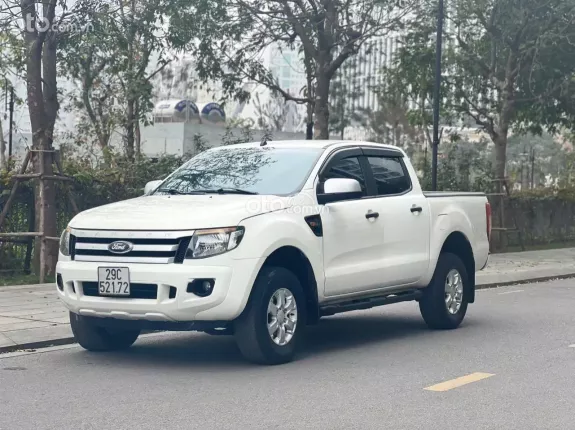 Ford Ranger XLS 2.0L 4x2 AT 2015 - Xe màu trắng đẹp, giá còn thương lượng sâu