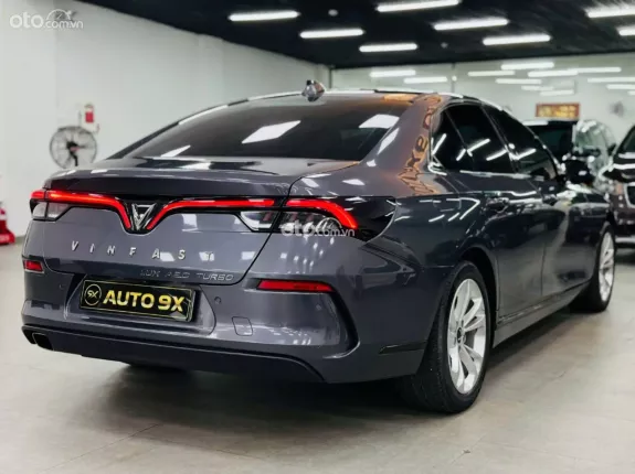 VinFast LUX A2.0 Cao cấp 2021 - Động cơ xăng I-4 2.0L Turbo