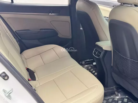 Hyundai Elantra 2017 - Sẵn 1 em MT cho các anh em dịch vụ