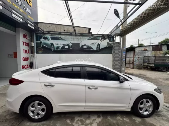 Hyundai Elantra 2017 - Sẵn 1 em MT cho các anh em dịch vụ