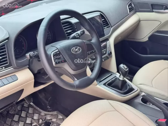 Hyundai Elantra 2017 - Sẵn 1 em MT cho các anh em dịch vụ