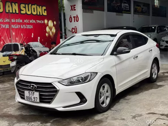 Hyundai Elantra 2017 - Sẵn 1 em MT cho các anh em dịch vụ