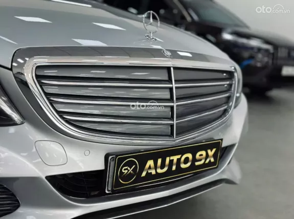 Mercedes-Benz C250 2016 - Màu Bạc ánh kim, nội thất kem